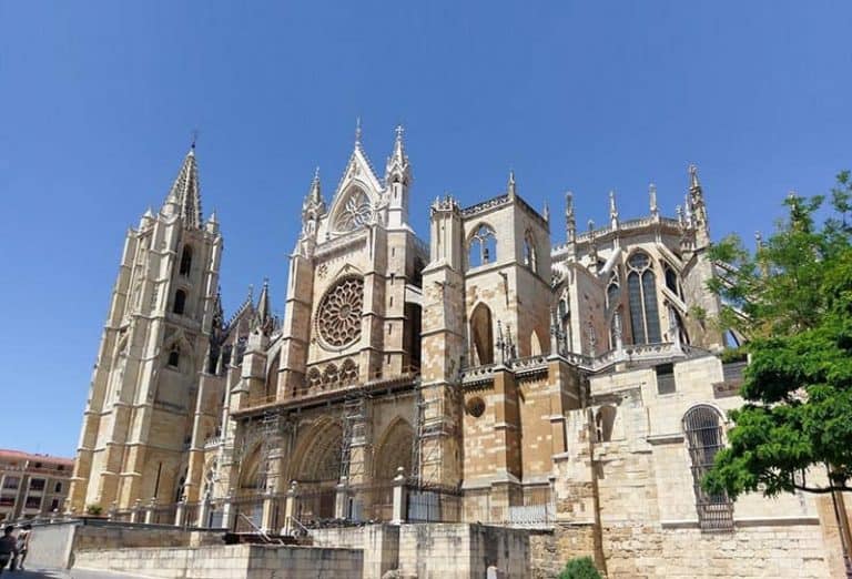 Catedral de León - Qué ver en León, españa