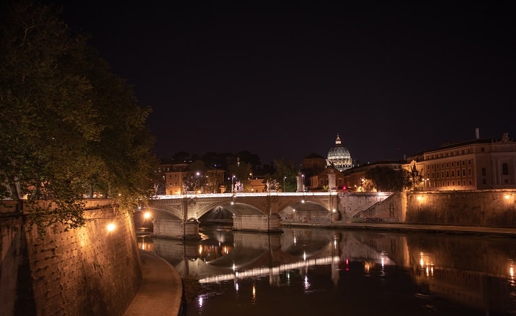 Free Tour Noctuno en Roma con Recorriendo Roma