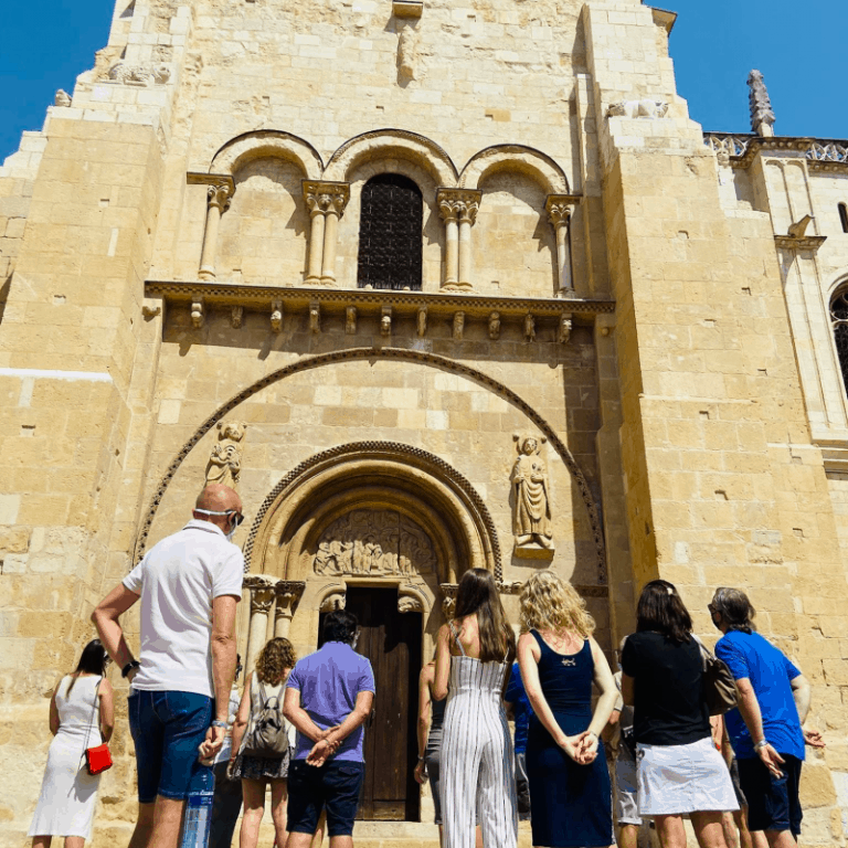 Visita completa a León con entrada a la Catedral y degustación 
